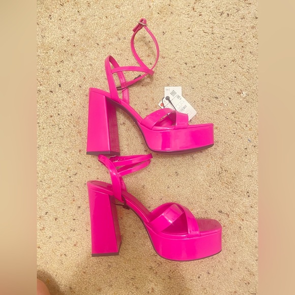 ZARA NEON PINK STRAPPY CHUNKY PLATFORM
HEELED SANDALS SIZE 8 NWT - Picture 11 of 16